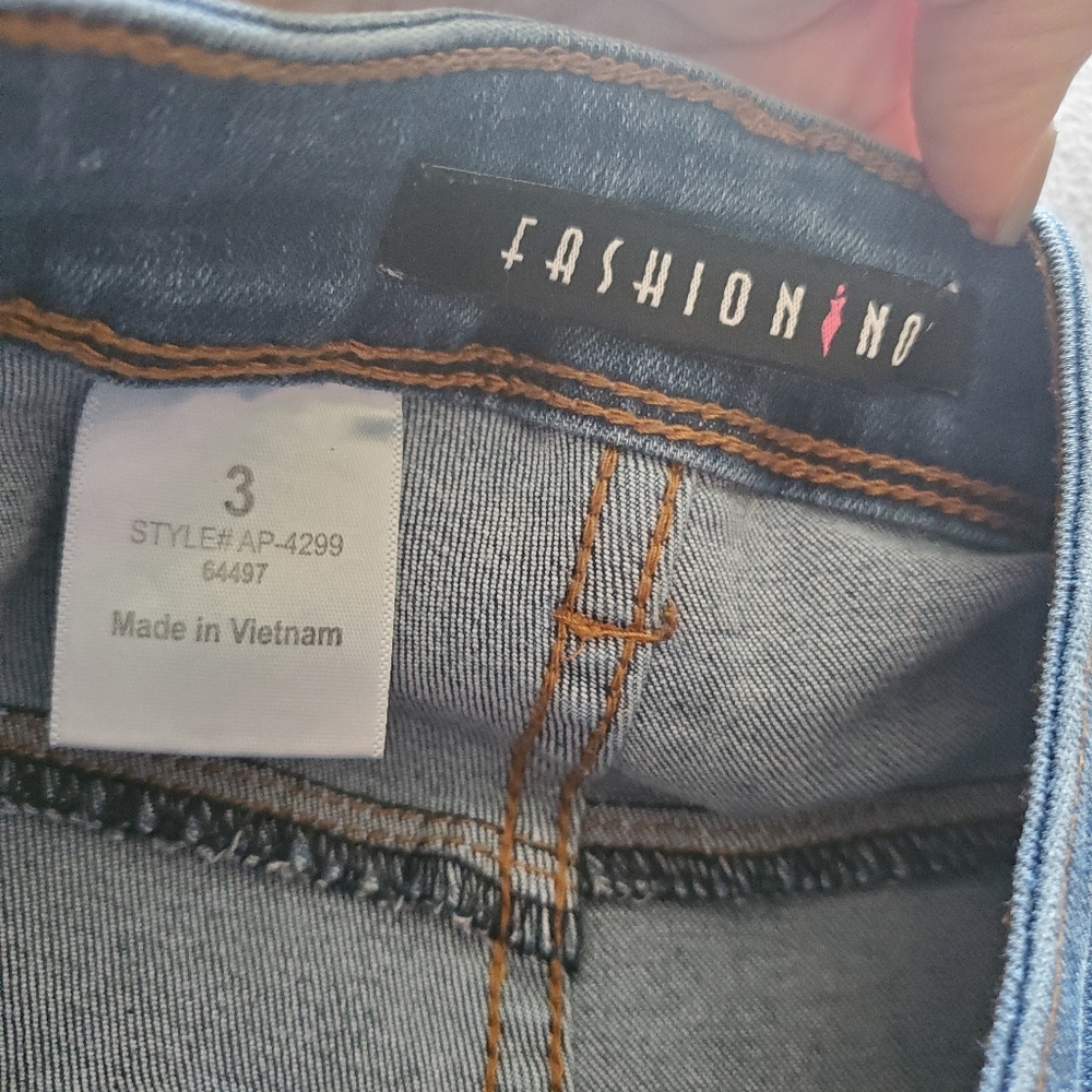 Jeans - Picture 2 of 2